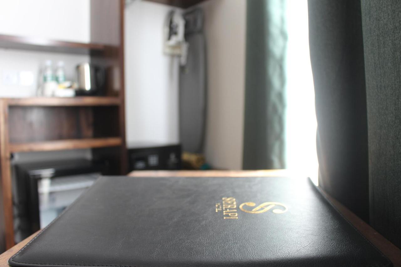 Serapi Hotel Kuching Kültér fotó