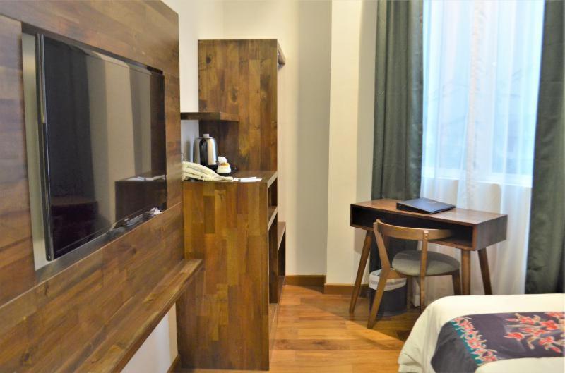 Serapi Hotel Kuching Kültér fotó