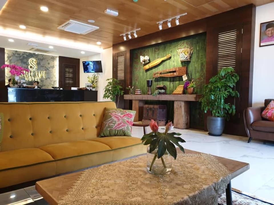 Serapi Hotel Kuching Kültér fotó